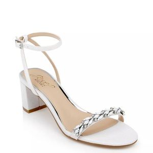 NEW Jewel by Badgley Mischka Danni Bridal/Formal Sandal in White Glitter